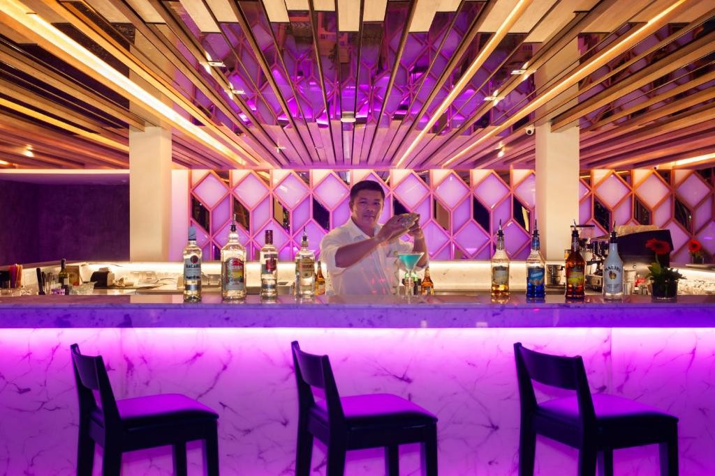 منتجع دايموند كليف بوكيت تايلاند Diamond Cliff Resort & Spa  Phuket Thailand