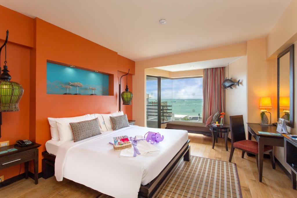 فندق ذا باي فيو بتايا تايلاند The Bayview Hotel Pattaya Thailand