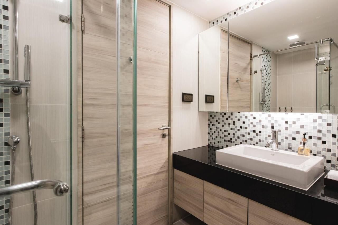 أجنحة أدلفي بانكوك تايلاند Adelphi Suites Bangkok Thailand
