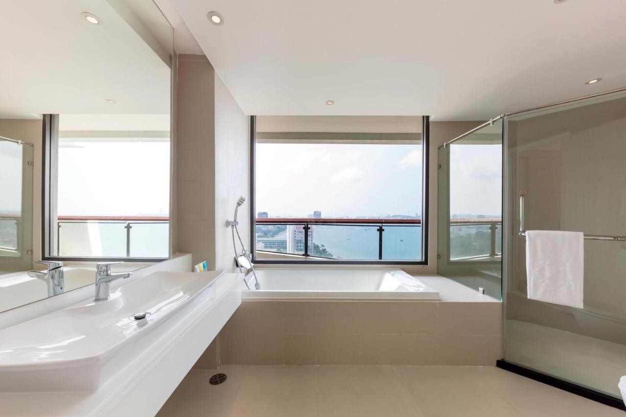 منتجع كيب دارا بتايا تايلاند Cape Dara Resort Pattaya Thailand