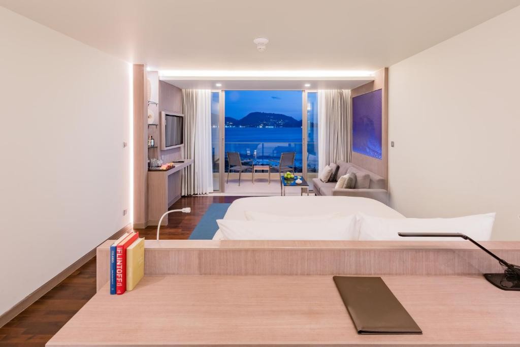 منتجع أوشن فرونت بيتش ريزورت بوكيت تايلاند Oceanfront Beach Resort Phuket Thailand