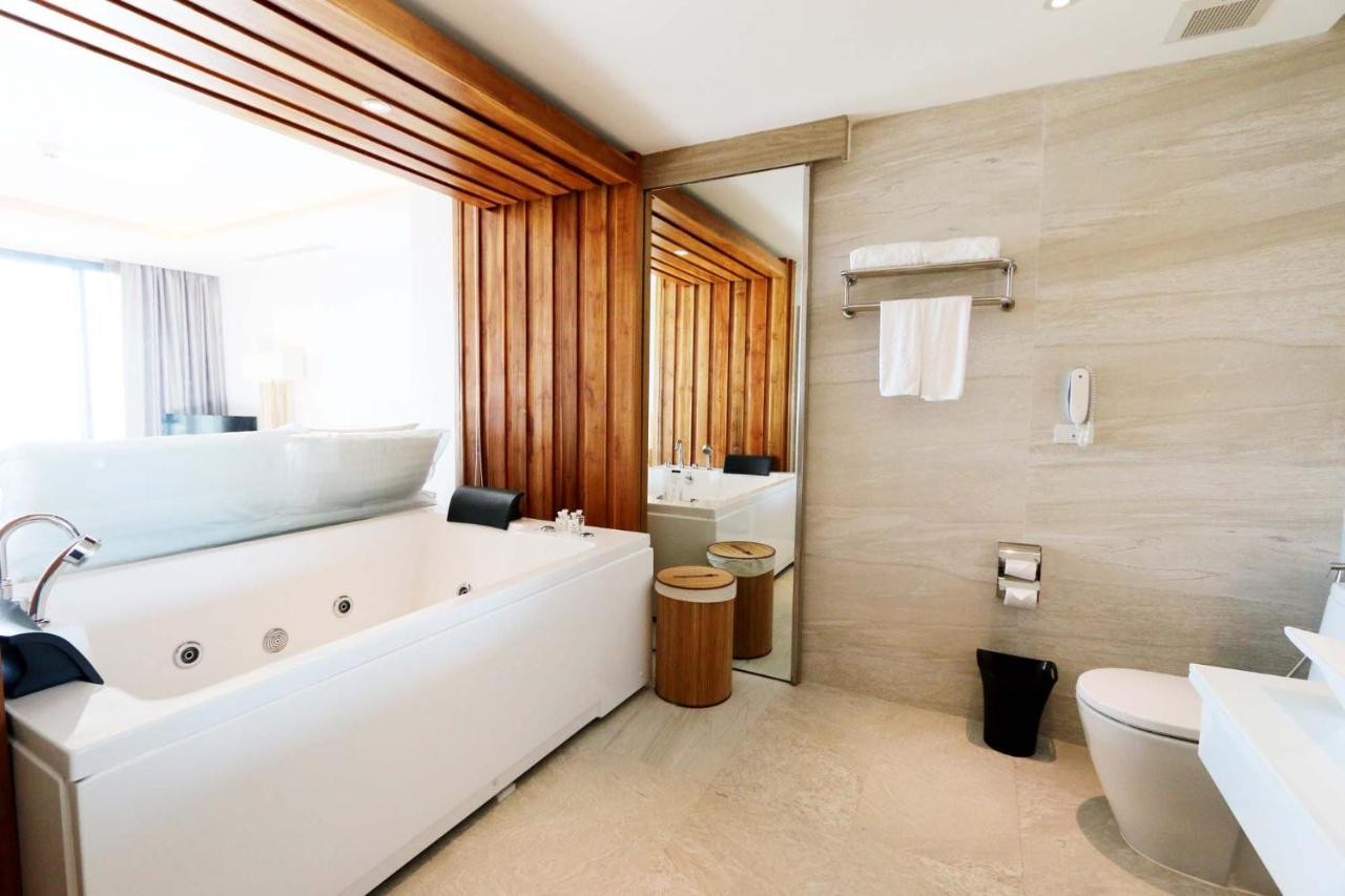 منتجع كيب دارا بتايا تايلاند Cape Dara Resort Pattaya Thailand
