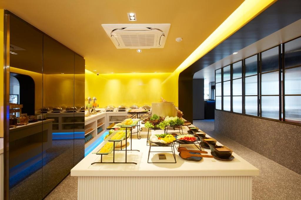 فندق ذا كوارتر سيلوم باي يو إتش جي  The Quarter Silom by UHG Hotel