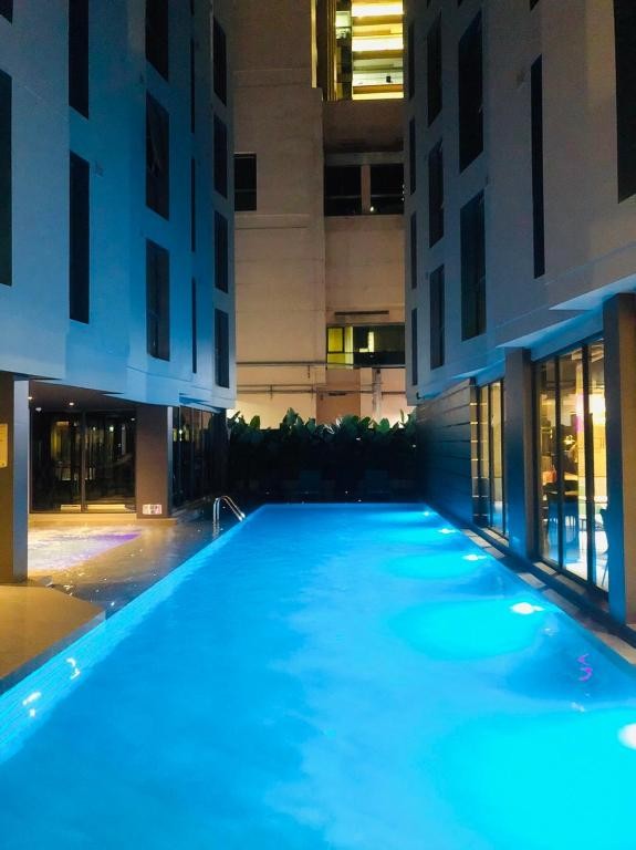 فندق ذا كوارتر سيلوم باي يو إتش جي  The Quarter Silom by UHG Hotel