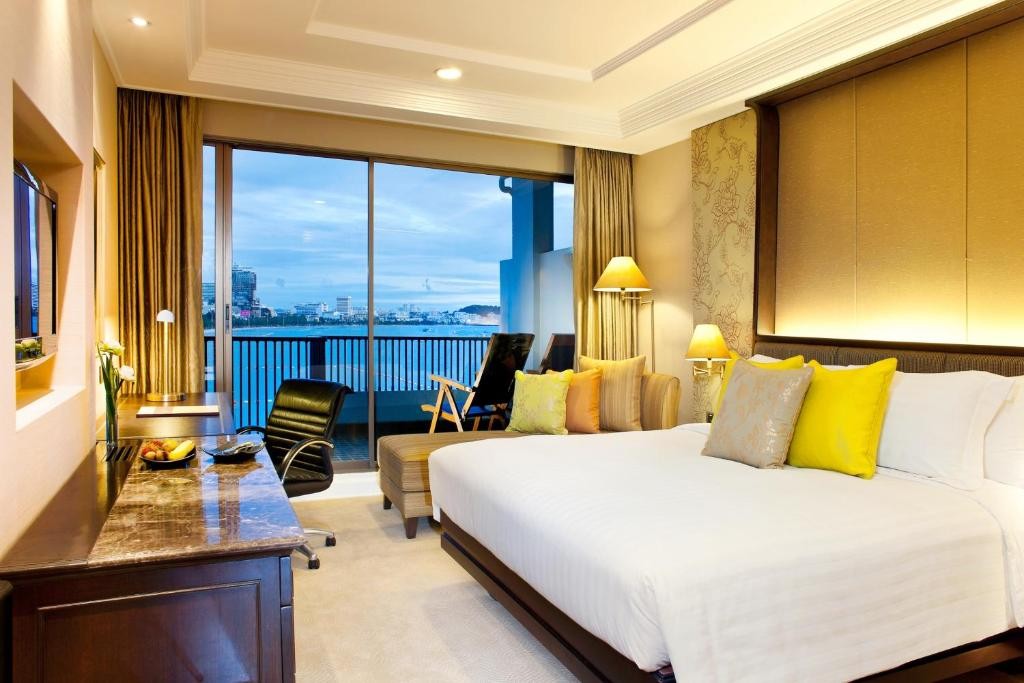 Dusit Thani Pattaya hotel Thailand