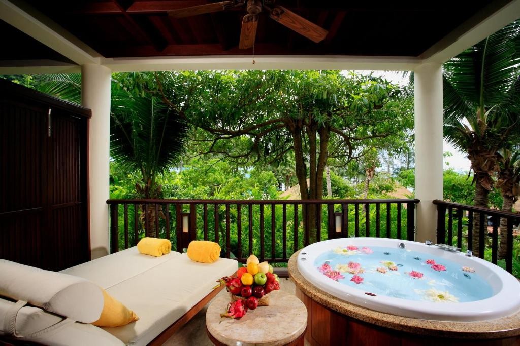 منتجع وفيلات سنتارا غراند بيتش كرابي  Centara Grand Beach Resort & Villas Krabi