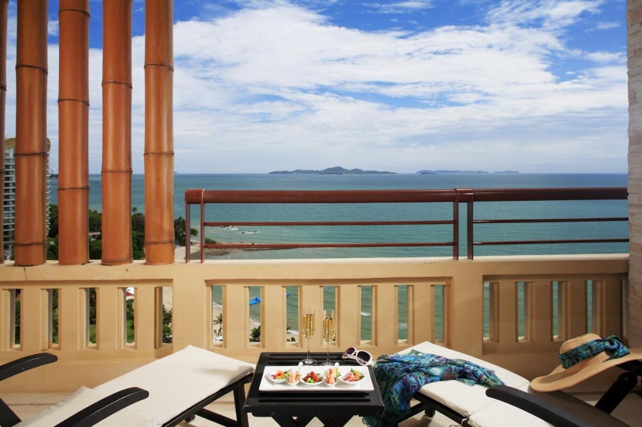 فندق ومنتجع سنتارا غراند ميراج بيتش باتايا تايلاند Centara Grand Mirage Beach Resort Pattaya Thailand