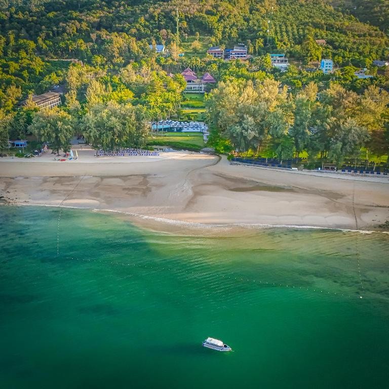 منتجع دوست ثاني كرابي بيتش  Dusit Thani Krabi Beach Resort