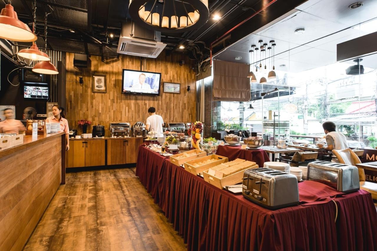 أجنحة أدلفي بانكوك تايلاند Adelphi Suites Bangkok Thailand