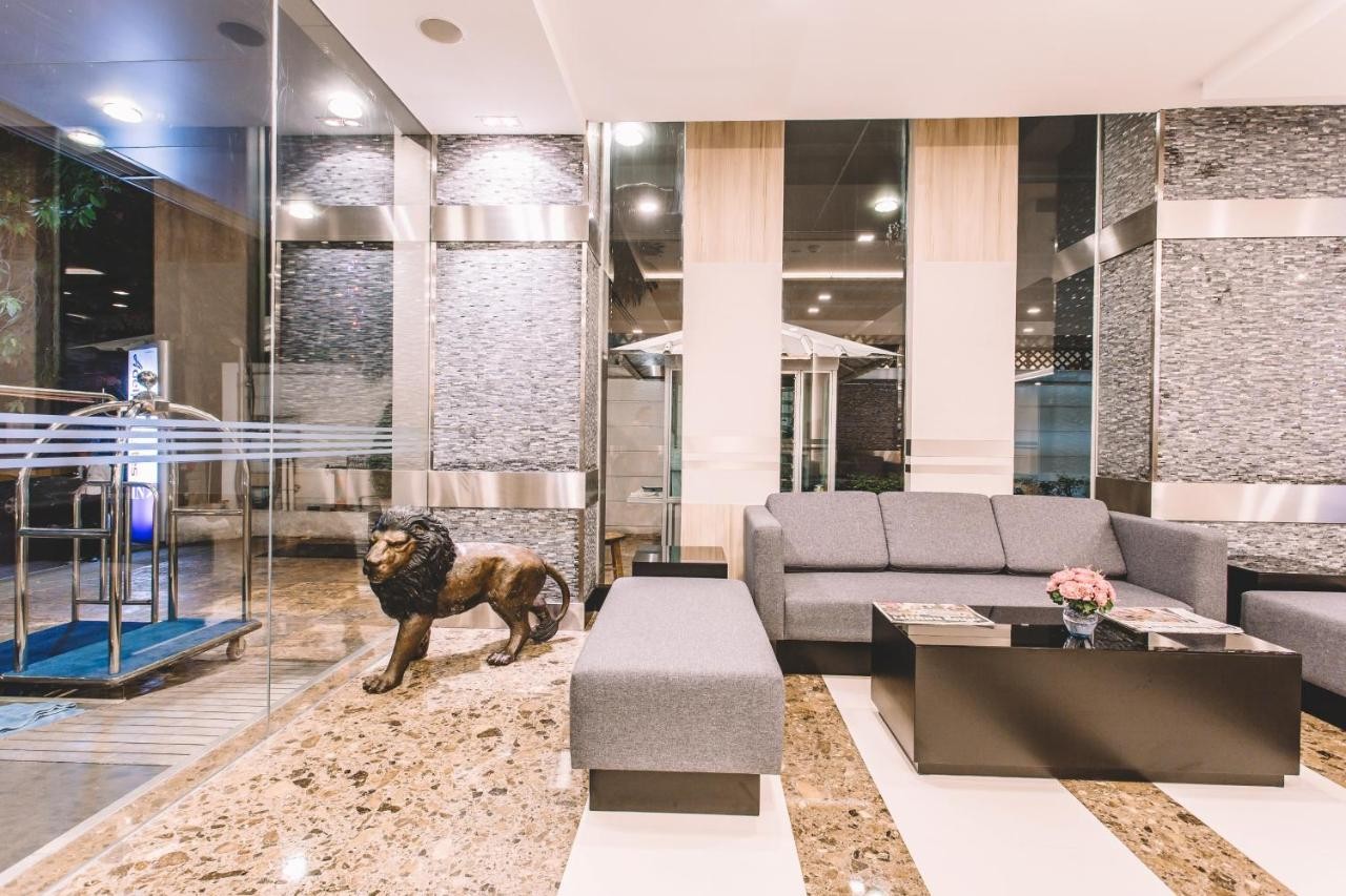 أجنحة أدلفي بانكوك تايلاند Adelphi Suites Bangkok Thailand