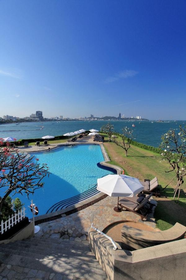 Dusit Thani Pattaya hotel Thailand