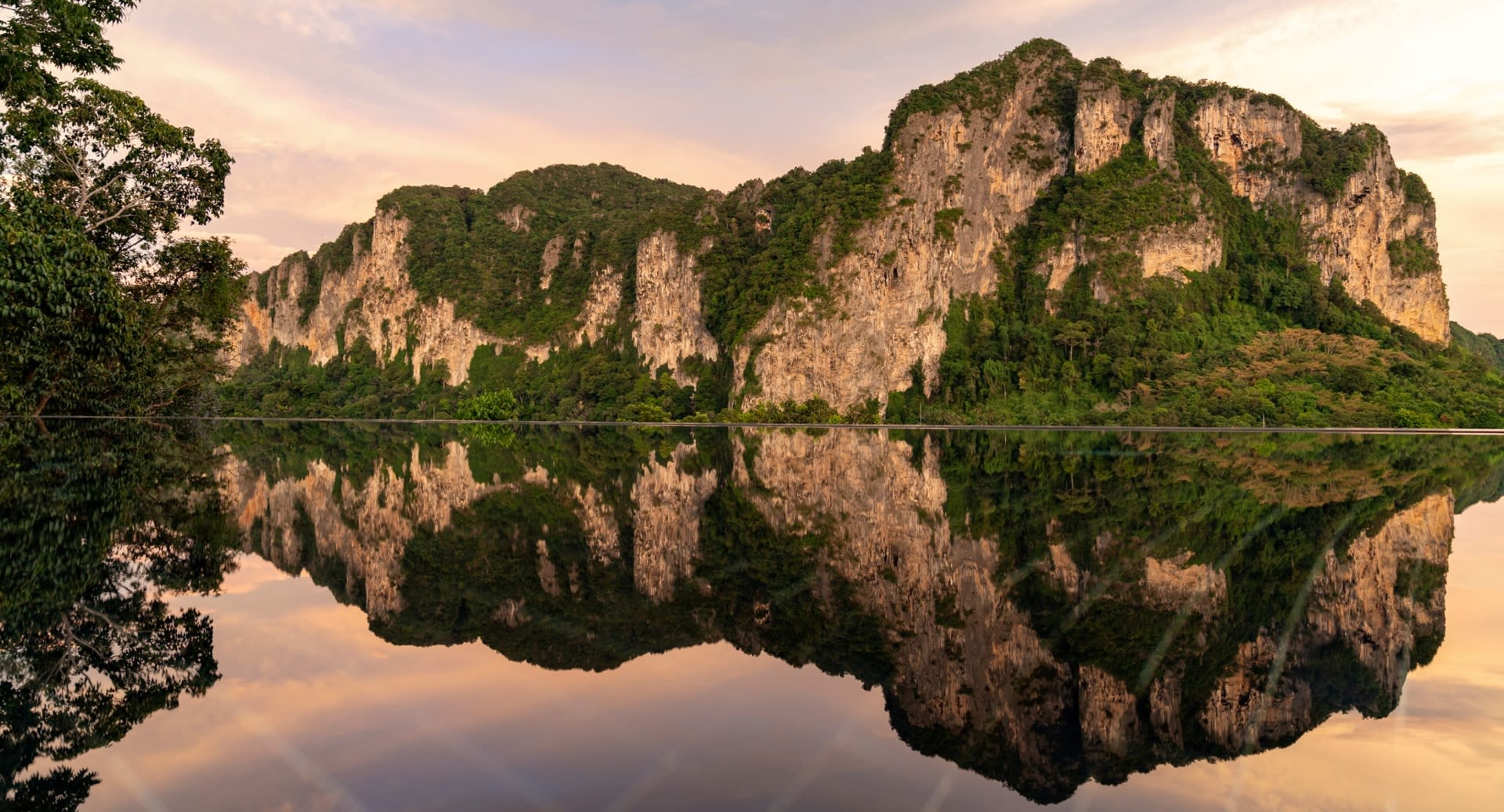 منتجع افاني او نانغ كليف كرابي ريزورت  Avani Ao Nang Cliff Krabi Resort