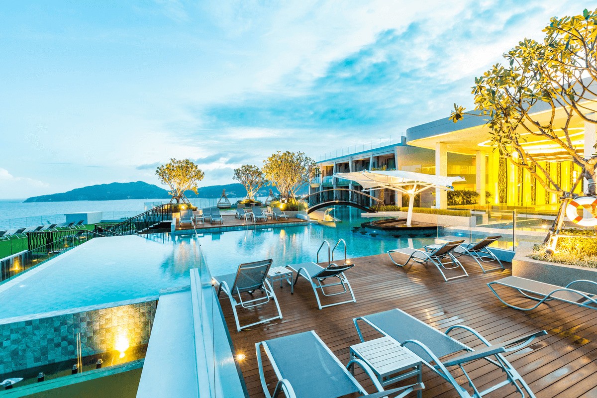 منتجع كريست ريزورت آند بول فيلاز بوكيت  Crest Resort & Pool Villas phuket