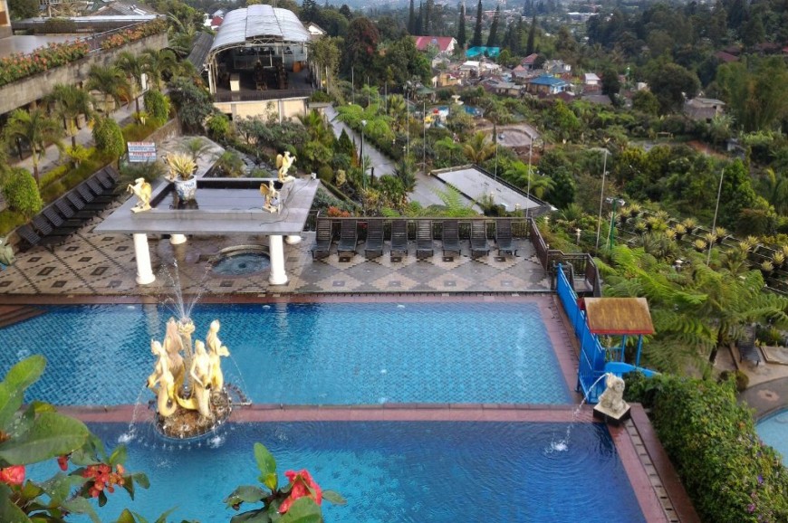 فندق سيروني 3 بونشاك اندونيسيا