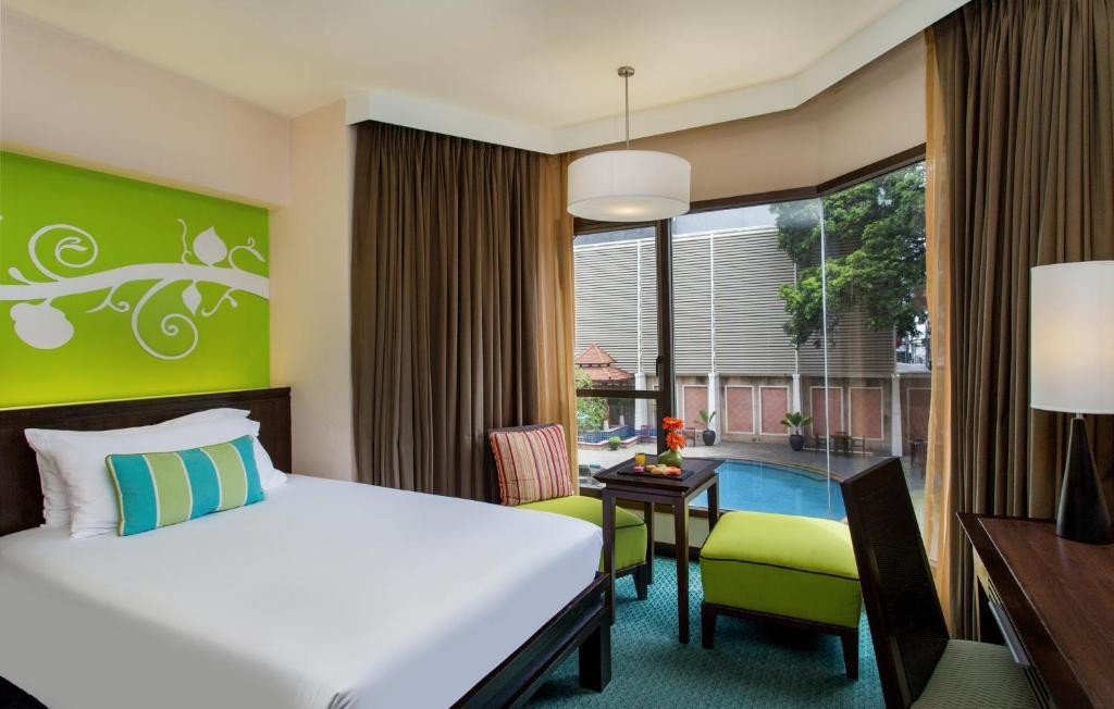 Deluxe Double or Twin Room with Pool View