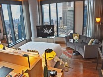 Premier King Twin Towers View